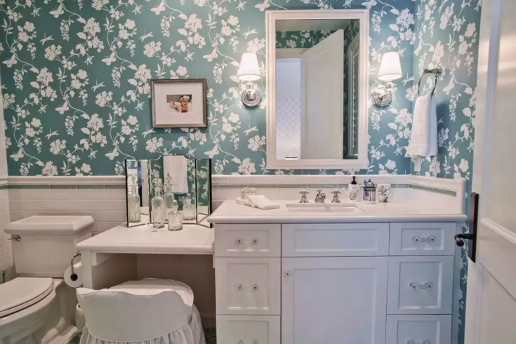 ورق جدران للحمامات 